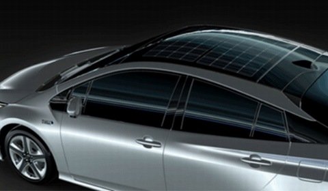 Ogniwa fotowoltaiczne na dachu Toyoty Prius. Także na Modelu 3?