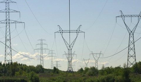 Wraca ryzyko letnich przerw w dostawach prądu