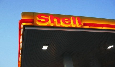 Na stacjach benzynowych Shell staną stacje ładowania EV