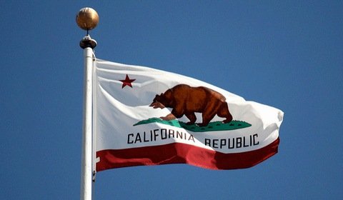 Kalifornia: system cap-and-trade przynajmniej do 2030 r.