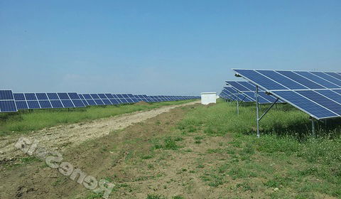 Renesola wybrała wykonawcę 14 farm fotowoltaicznych