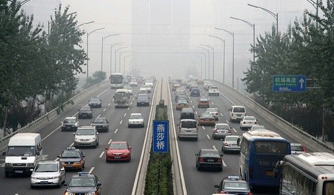Chiny chcą zakazać sprzedaży aut spalinowych