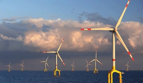 UniCredit chce zarobić na sprzedaży farmy wiatrowej miliard euro