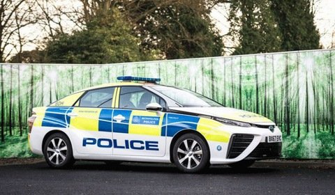 Londyńska policja będzie jeździć autami na wodór
