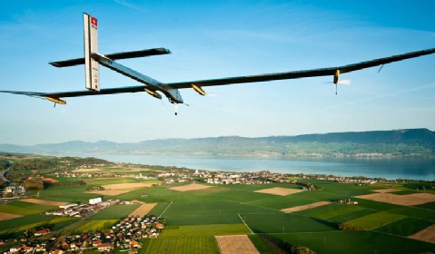 Samolot napędzany energią słoneczną rusza w pierwszą międzynarodową podróż