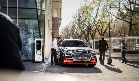 SMA i Audi potwierdzają, że fotowoltaika i EV mają po drodze