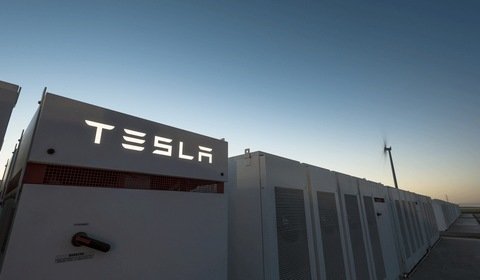 Tesla przekroczyła 1 GWh w sprzedanych magazynach energii