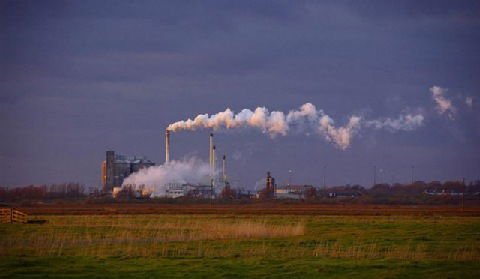 Polska na zmianach dotyczących pozwoleń na emisję CO2 może stracić miliard euro. Wzrosłyby ceny energii