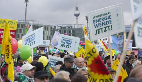 Berlin: 16-tysięczna manifestacja poparcia dla energetyki odnawialnej