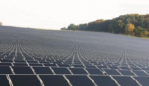250 mln euro na gigantyczną farmę solarną