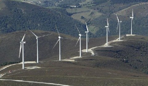 Rząd broni wiatraków i sieci energetycznych przed dominantą krajobrazową